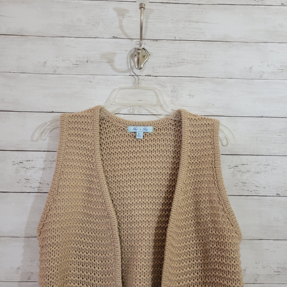 She and Sky Tan Khaki Crochet Fringe Vest Fits Medium - Picture 2 of 8